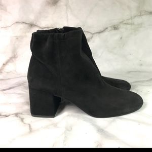 ✂️ Eileen Fisher black suede booties